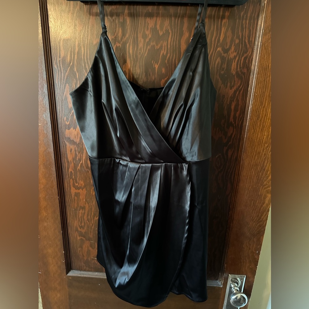 Lulu’s Satin Pleated Romper